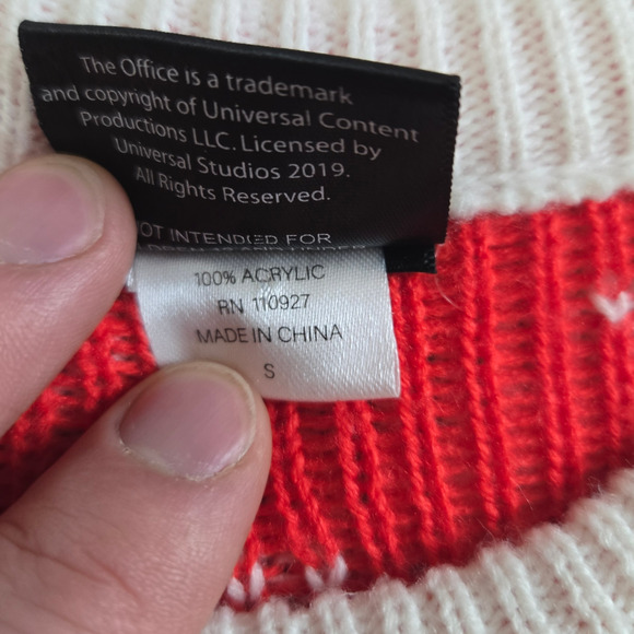 The Office Dunder Mifflin Holiday Fair Isle Knit Sweater White Red Size Small - Picture 7 of 9